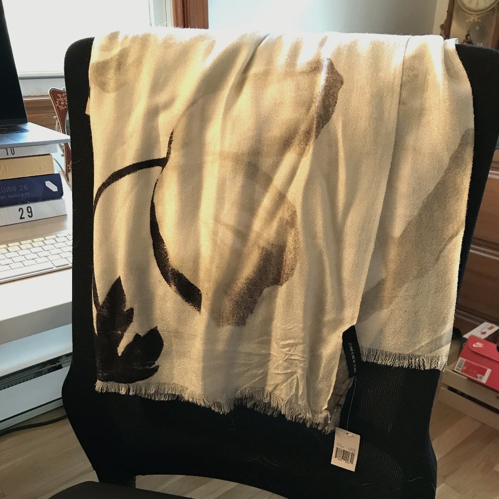 New w/ tags Jones New York Floral Scarf